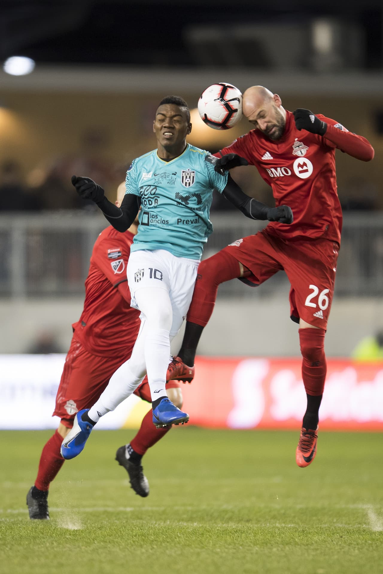 A pesar de la lucha de Toronto, el partido se fue con el 1-0 a favor pero con la serie 4-1 en contra, lo que marcaba su eliminación.