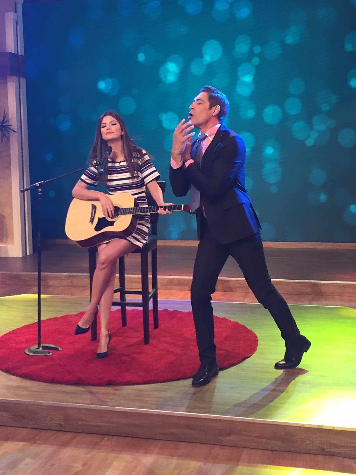 ¿Quién vota por la primer pareja?