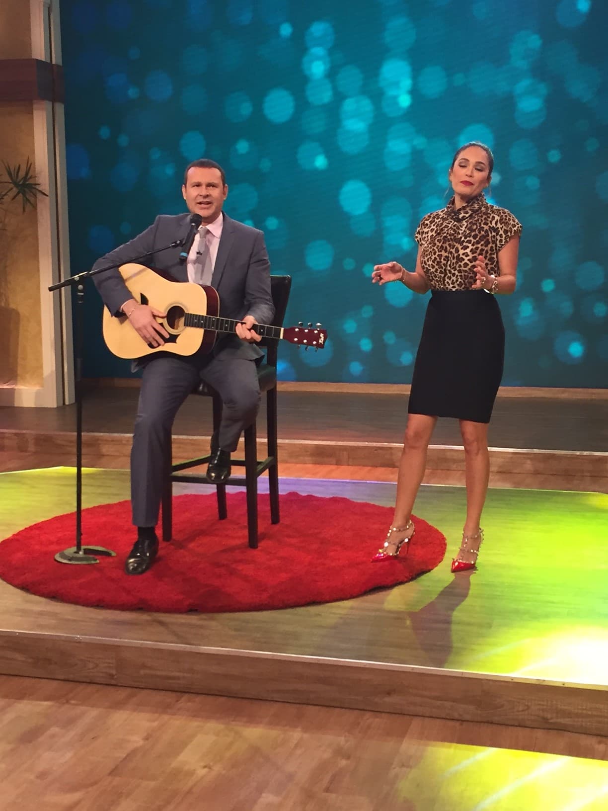 Pareja número 2, Alan Tacher y Karla Martínez.