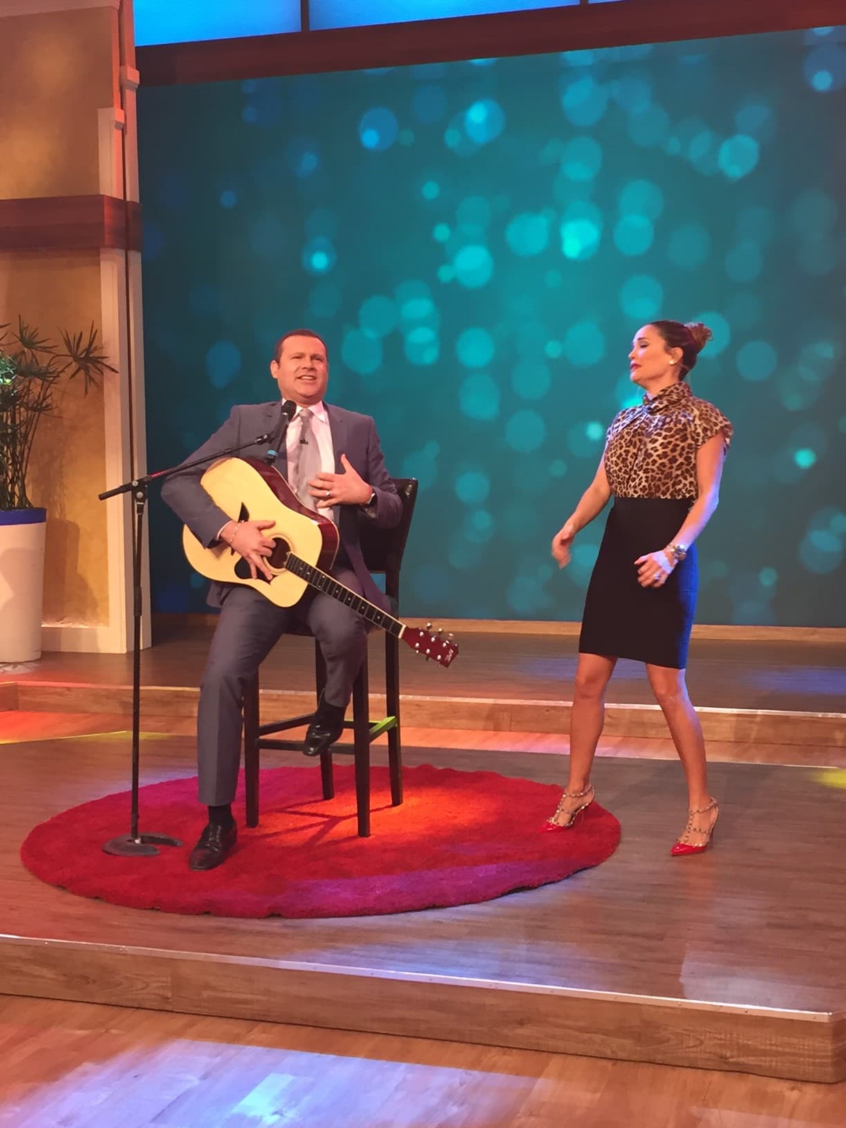 'Que lloro' fue el tema que les tocó esta mañana.