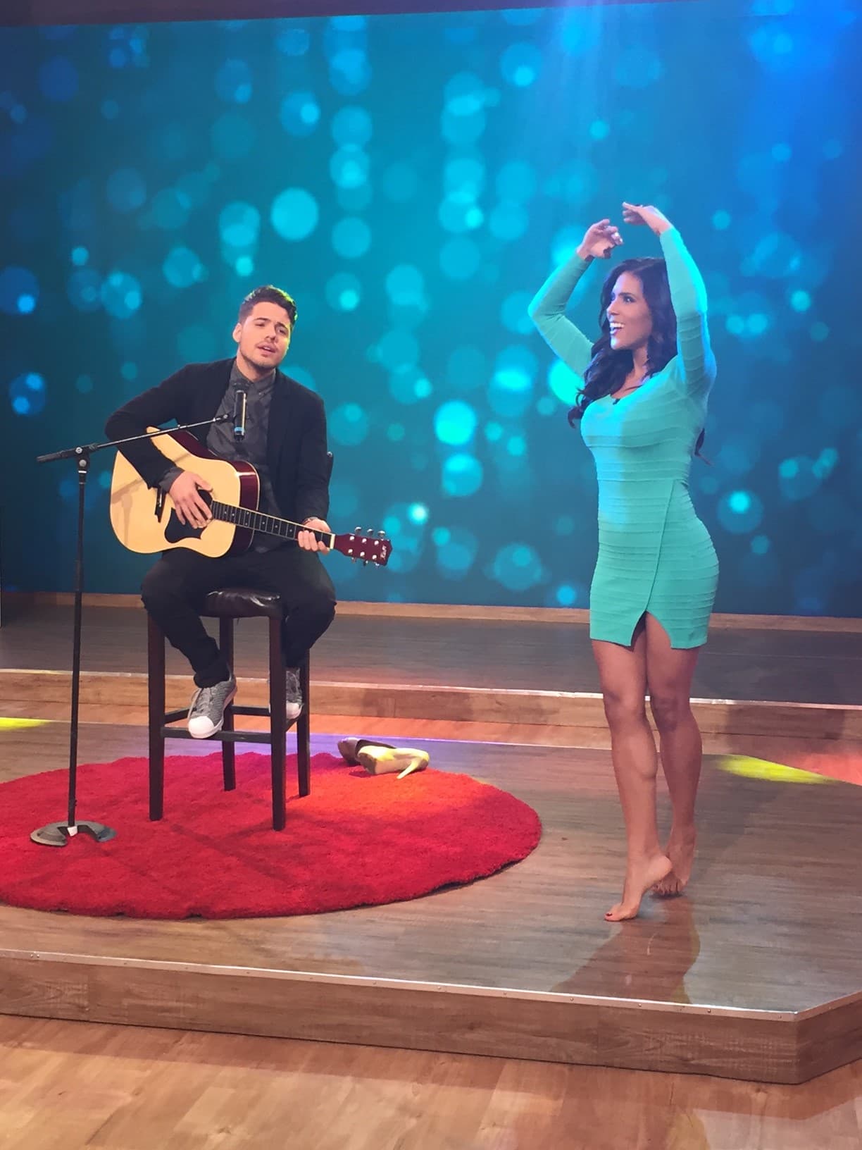 Al ritmo de 'Kilómetros', Francisca giró, giró y giró.