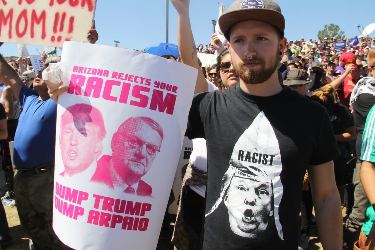 Pero tampoco faltaron los opositores del precandidato republicano.