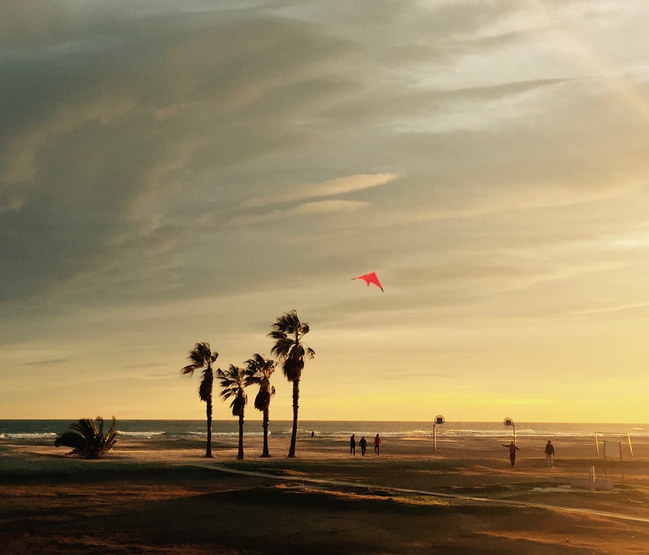 Diversión familiar para cerrar otro día. Vilanova i la Geltrú, España.