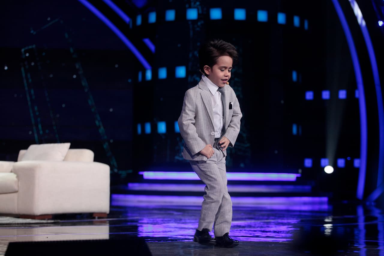 "Mejor te voy a cantar una canción", dijo Mateo.