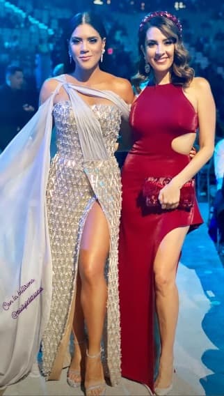 Fran también disfrutó de la compañía de sus amigos del show, aquí la vemos posando junto a Maity Interiano.