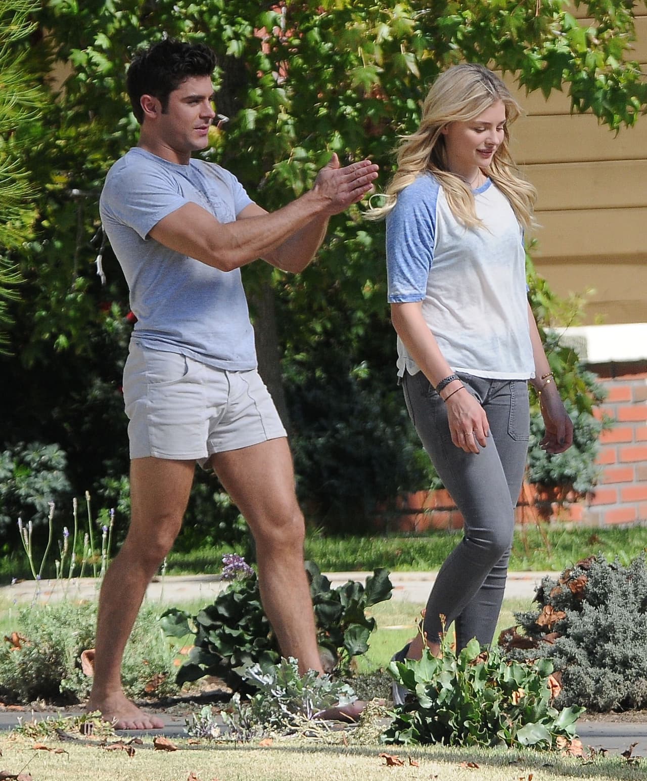 Entre la comedia y el cuerpazo de Zac Efron, definitivamente será una película que desearás ver.