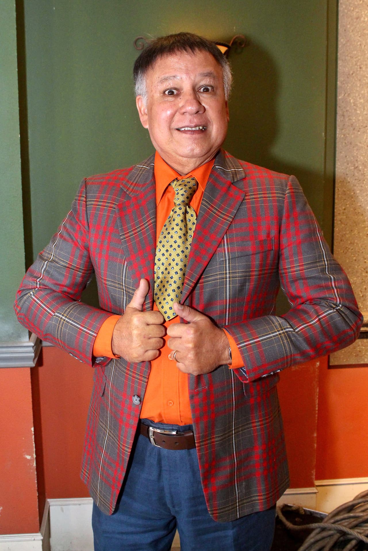 Moisés Suárez, es el actor que durante más de una década nos ha cautivado con el personaje de ‘Arturo’, el esposo de Magdalena en la serie mexicana ‘Vecinos’. 
<br>