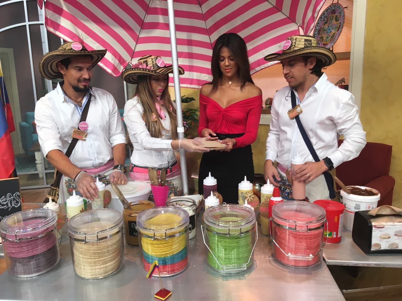 Rellenas de arequipe (dulce de leche), queso, coco rallado, son una sensación inolvidable.