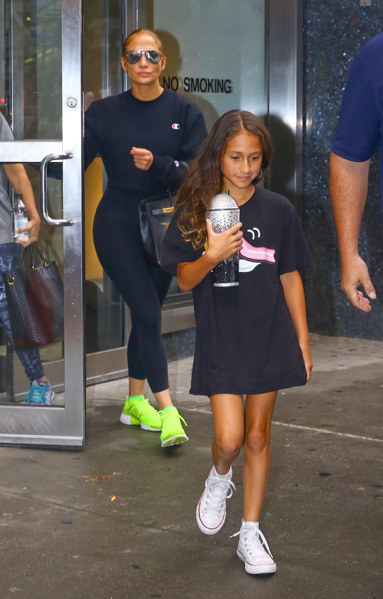 La respuesta de Emme fue positiva: quería estar en el video de 'Limitless', el primero que dirige su mamá y del tema principal de la cinta 'Second Act', que Jennifer López también protagoniza.