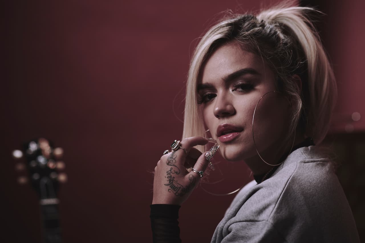 Y, aunque todavía son pocas las mujeres exponentes del reggaetón, Karol G aceptó durante la conferencia en México que no hay rivalidad entre ellas.