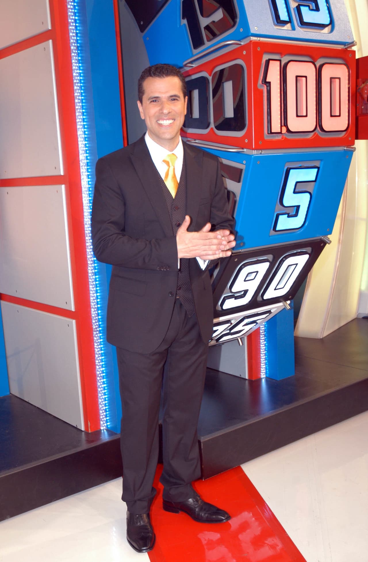 Marco Antonio Regil enfrenta un nuevo reto con la salud de un ser querido cuando apenas supera la
<b> <a href="https://www.univision.com/entretenimiento/muere-la-madre-de-marco-antonio-regil" target="_blank">muerte de su madre</a> </b>y su mascota Lucy.