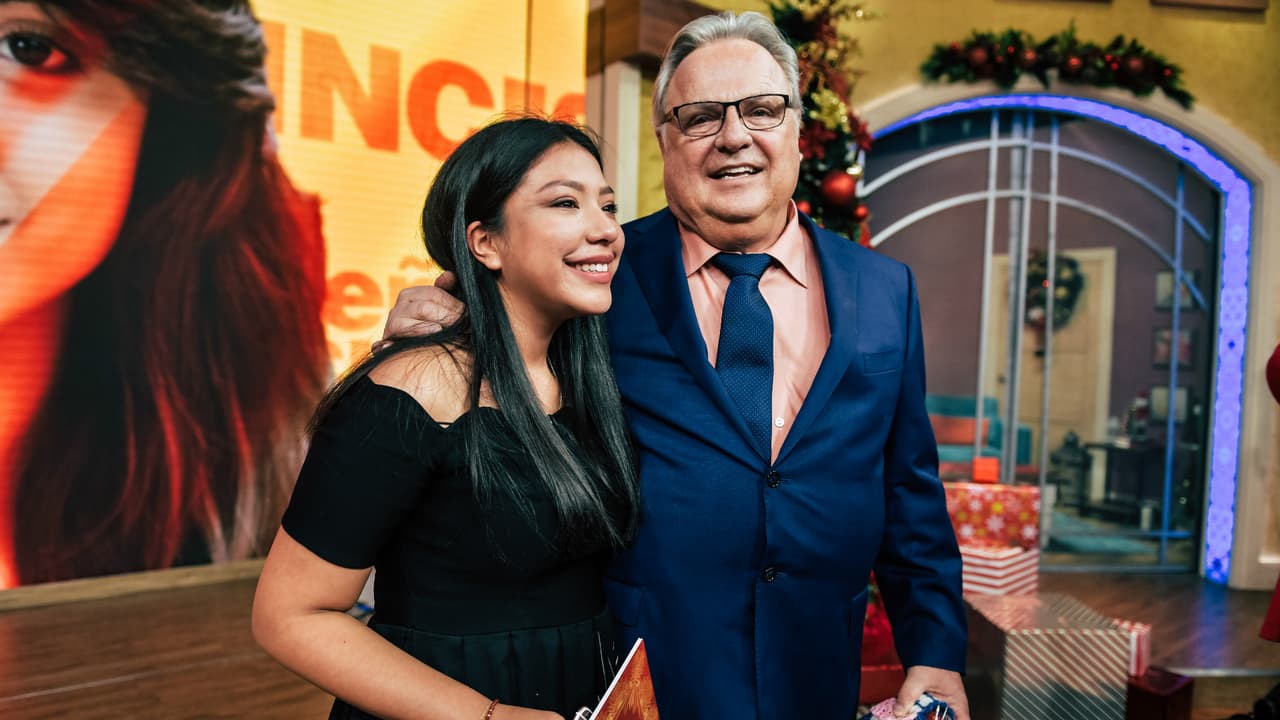 Las sorpresas no acabaron ahí, ya que luego de haber terminado la transmisión de la gran final John Couch, vicepresidente de educación de Apple le dio a Yenisse la noticia de que le haría la donación por otros 25 mil dólares para sus estudios.