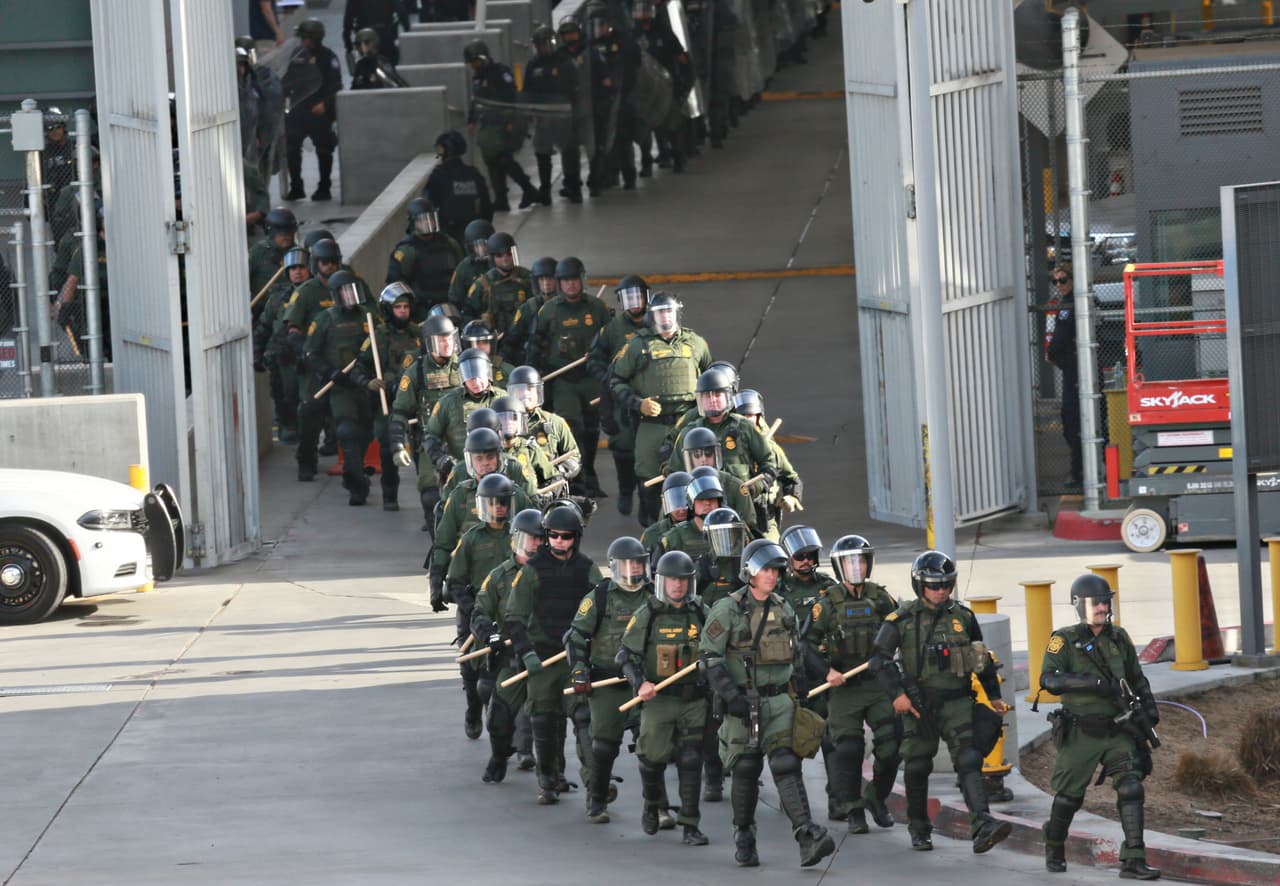 Irónica consecuencia: cierre del Gobierno afecta a las cortes migratorias, la patrulla fronteriza y al sistema E-verify