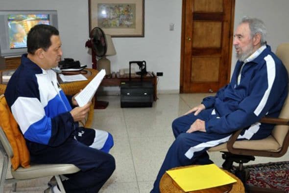 Fidel Castro. La amistad entre Chávez y el expresidente cubano va más allá de las coincidencias ideológicas y la simpatía personal. "Fidel es para mí un padre, un compañero, un maestro de estrategia perfecta", declaró en 2005 Chávez, que se ha convertido en el sostén económico del régimen cubano con el envío de petróleo a la isla.