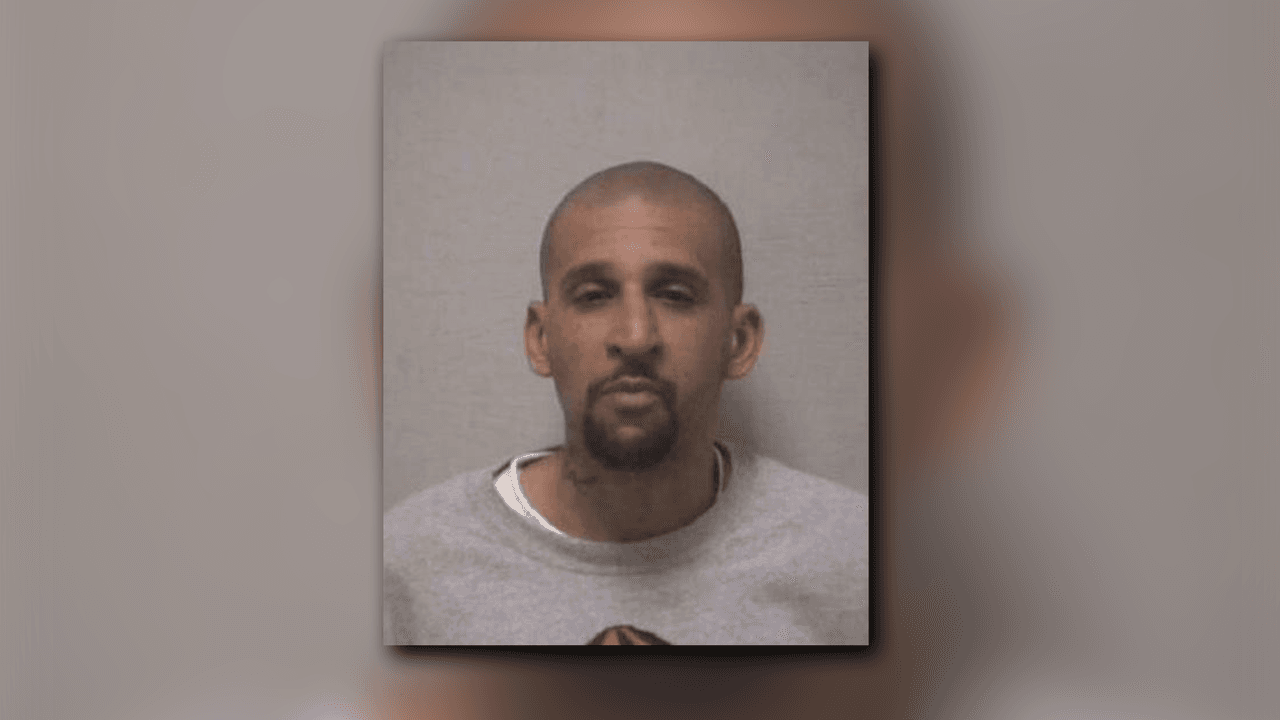 Arnoldo Rodríguez, de 39 años, capturado. Es acusado de robo y de estar presuntamente involucrado en la tienda Best Buy en Douglasville.