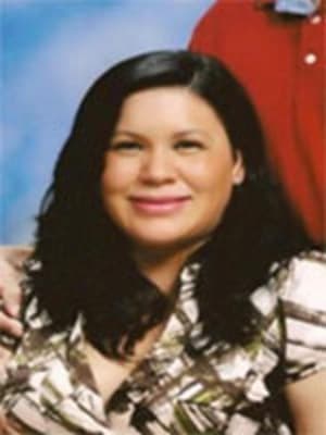 <h3 class="cms-H3-H3">Caris E. Ayala </h3>
<br>
<br>Esta mujer de 37 años es buscada por el asesinato de un niño de cinco meses en Sandy Springs, Georgia, durante el 2 de octubre de 2012, cuando Ayala estaba cuidando al menor en su apartamento. Tras llamar al servicio de emergencias, las autoridades precisaron que el menor había sufrido una grave lesión encefálica.
<br>
<br>Aunque Ayala pudo ser interrogada, la mujer nunca acudió a una segunda entrevista, por lo que se emitió una orden de arresto en el condado de Fulton, que después se convirtió en federal. 
<br> 
<br>
<br>
