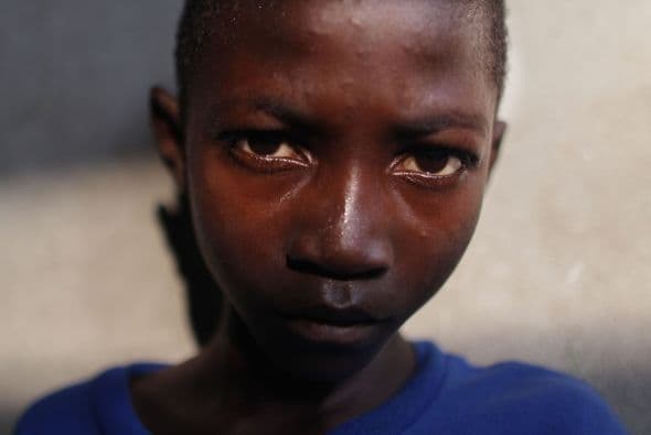 En medio de tanta desesperanza, un rayo de luz se encendió para los niños de Haití. Cientos de menores han sido adoptados por familias francesas y estadounidenses, para recibir la oportunidad de una nueva vida.