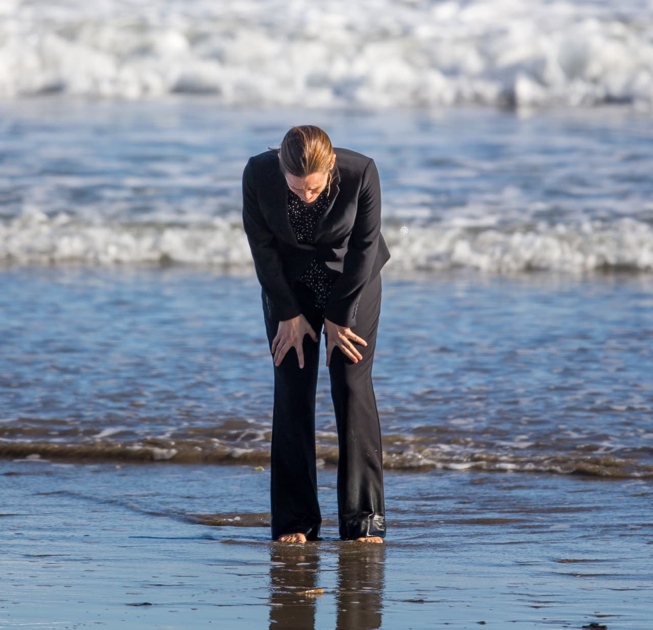 Al salir tuvo que recuperar el aliento.