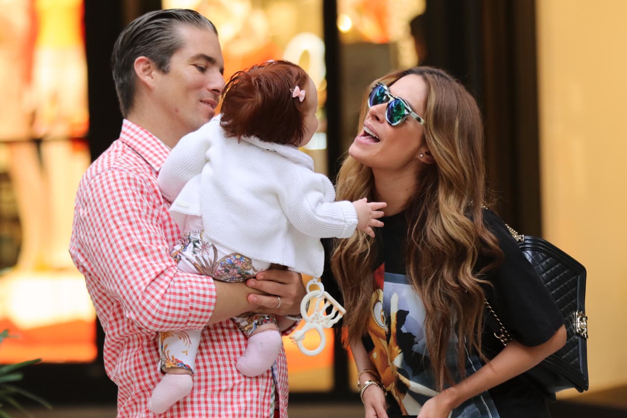 Es súper consentidora con los peques, y la verdad es que los dos se verían increíbles con un bebé.