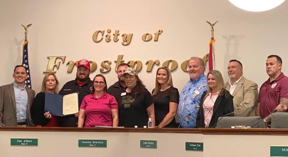 "¡Primera ciudad de la nación en hacer esto!”: escribió en su Twitter el representante estatal Anthony Sabatini, quien también 
<a href="https://www.univision.com/local/miami-wltv/carretera-florida-nombre-donald-trump">propuso cambiarle el nombre a una carretera de Florida </a>para llamarla Donald Trump.