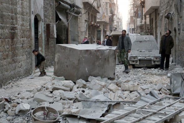 De esta cifra, unos dos millones viven sitiados en zonas a las que no se tiene acceso a la ayuda humanitaria debido a los combates.