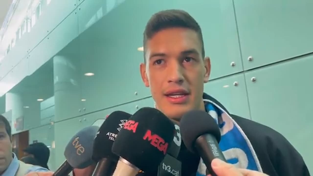 César Montes llega a Barcelona para realizar exámenes médicos