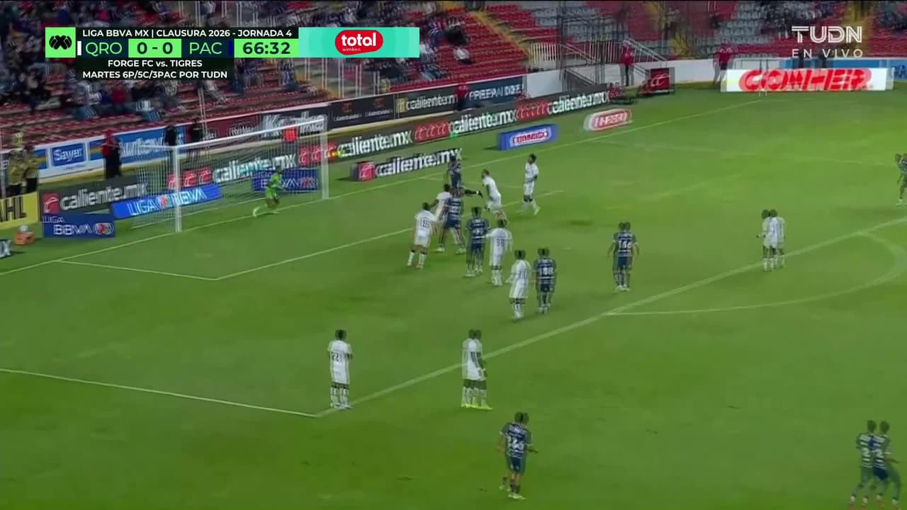 ¡Increíble! Sergio Barreto falla sólo frente a la portería de Querétaro