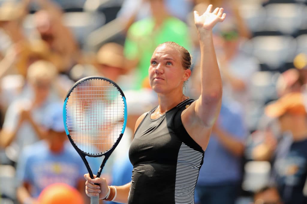 Kanepi, de Estonia, liquidó el partido contra Halep por parciales de 6-2 y 6-4 para empezar el último Grand Slam del año con una sorpresa mayúscula.
