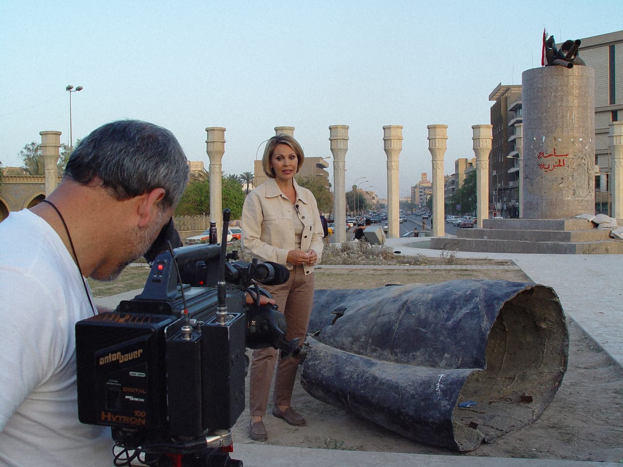 Salinas en su visita a Irak, desde donde cubrió el conflicto armado.