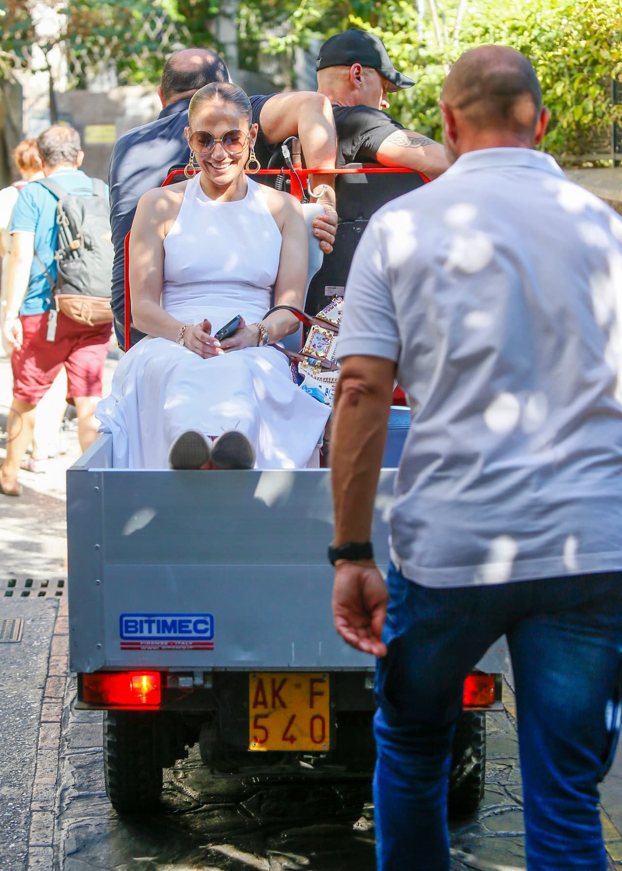 En los primeros días en los que estuvo en Capri, se dejó ver con esta elegante pieza ideal para la temporada de primavera verano.
<br>