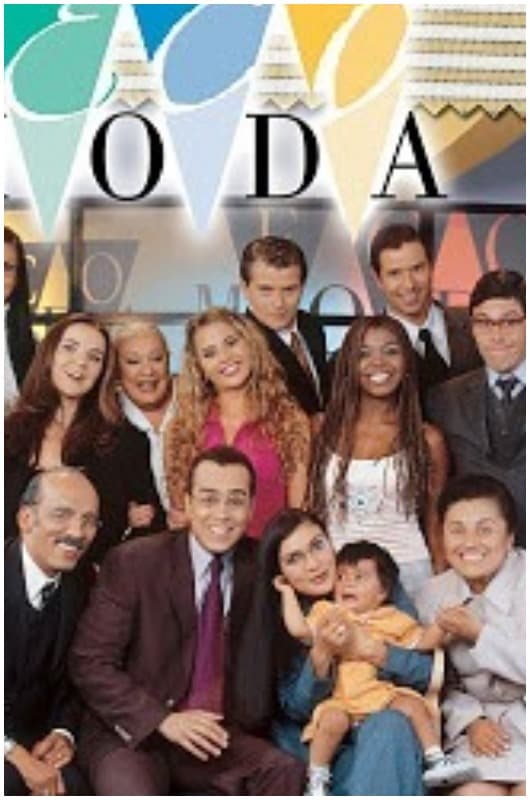 Escrita por Fernando Gaitán, la telenovela sigue los insultos y desprecios de los que es víctima Betty por parte de sus compañeros de trabajo, especialmente de la secretaria Patricia Fernández.