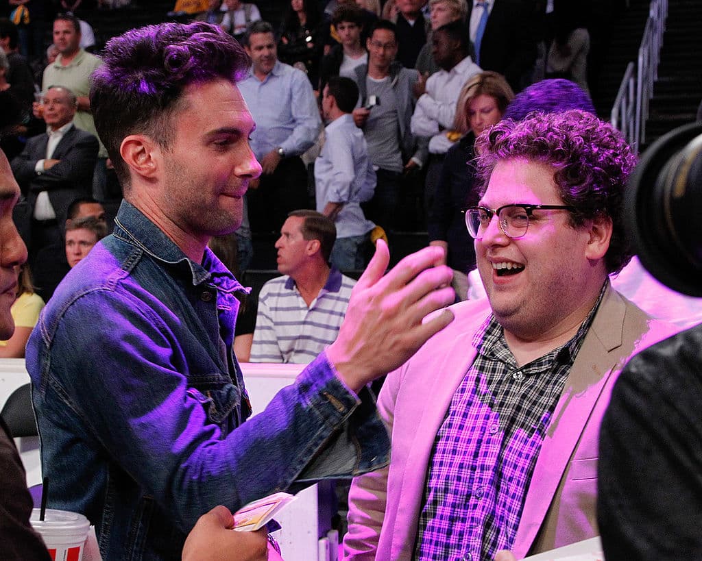 Adam Levine y Jonah Hill.