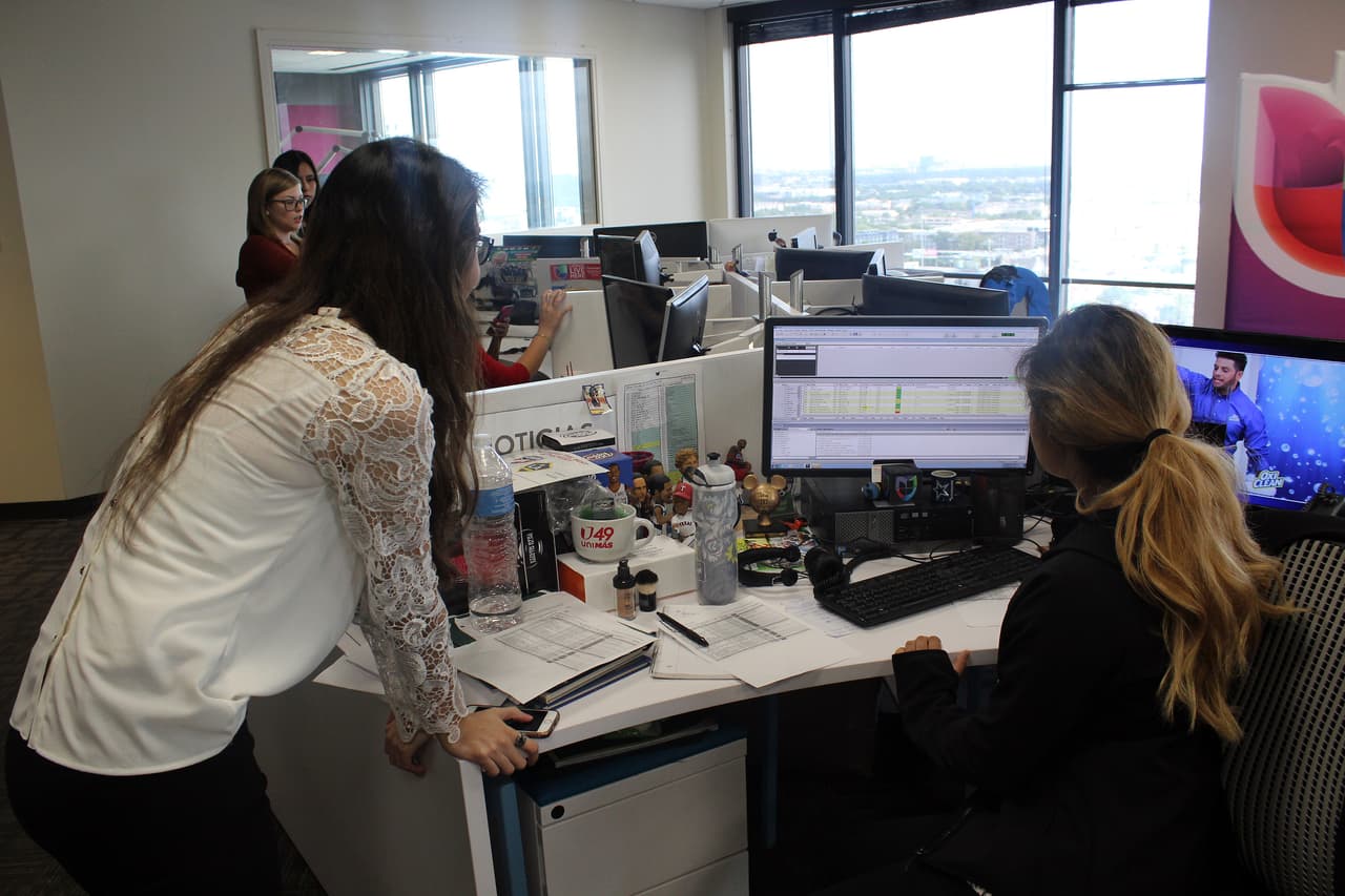 Las productoras Anahí Perez y Maritza Esquivel jerarquizan los reportajes.