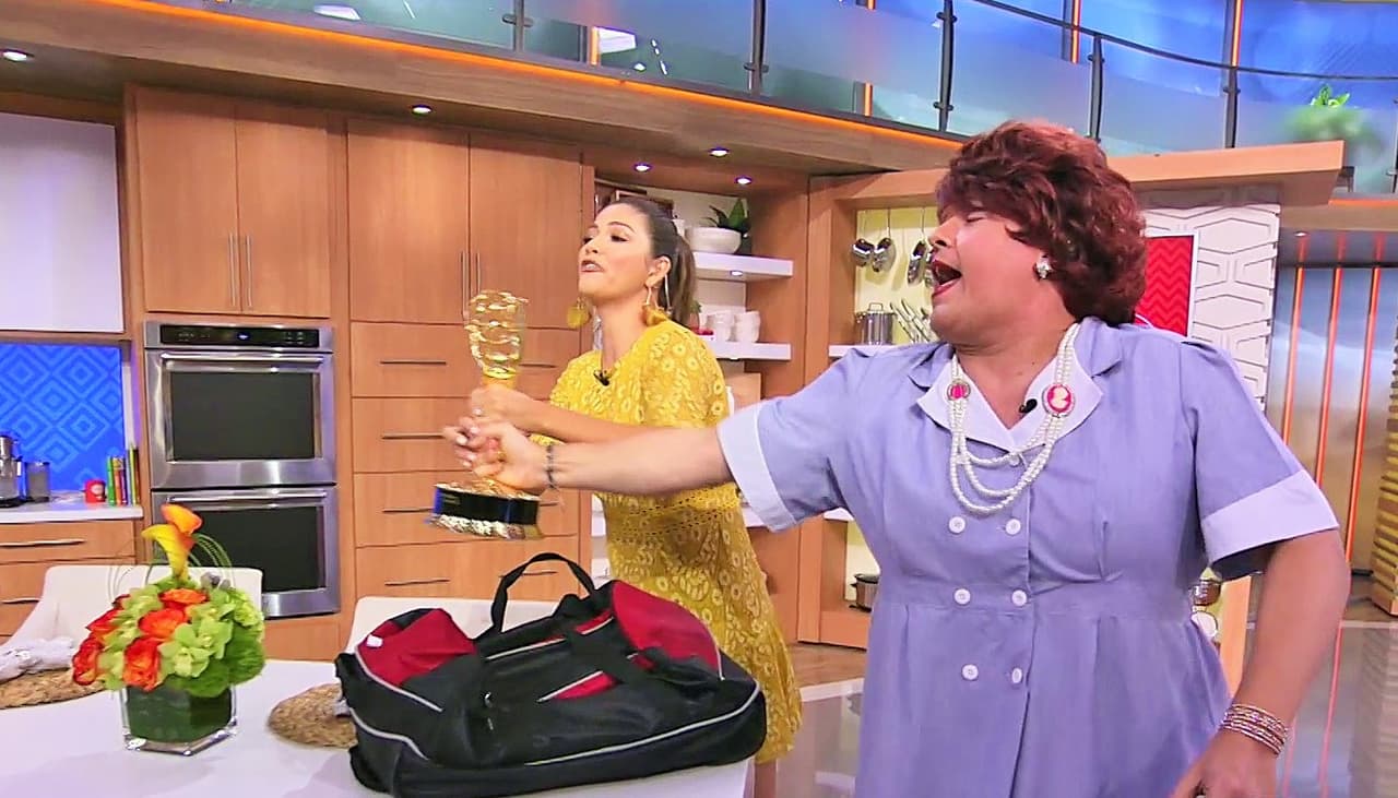 "He tenido pesadillas durante dos días por culpa de Doña Meche y no es justo", expresó Eugenio Derbez a las cámaras del show. Después de escuchar las declaraciones, la mucama agregó que es un acuerdo entre ellos y que lo hizo porque aún no pueden revelarle al público la relación que existe entre ellos.