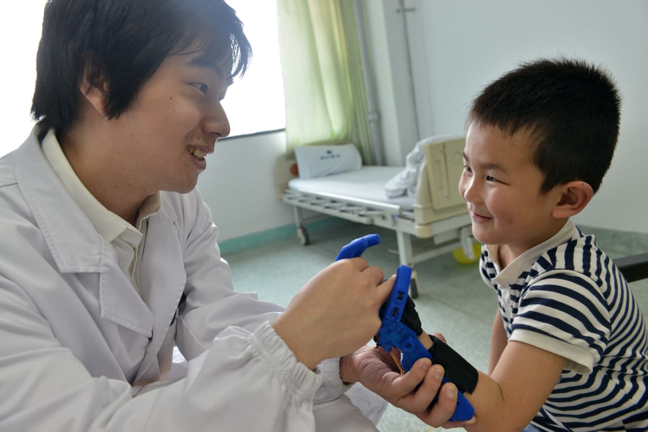 ¡Pero ya tiene nuevamente su mano izquierda!