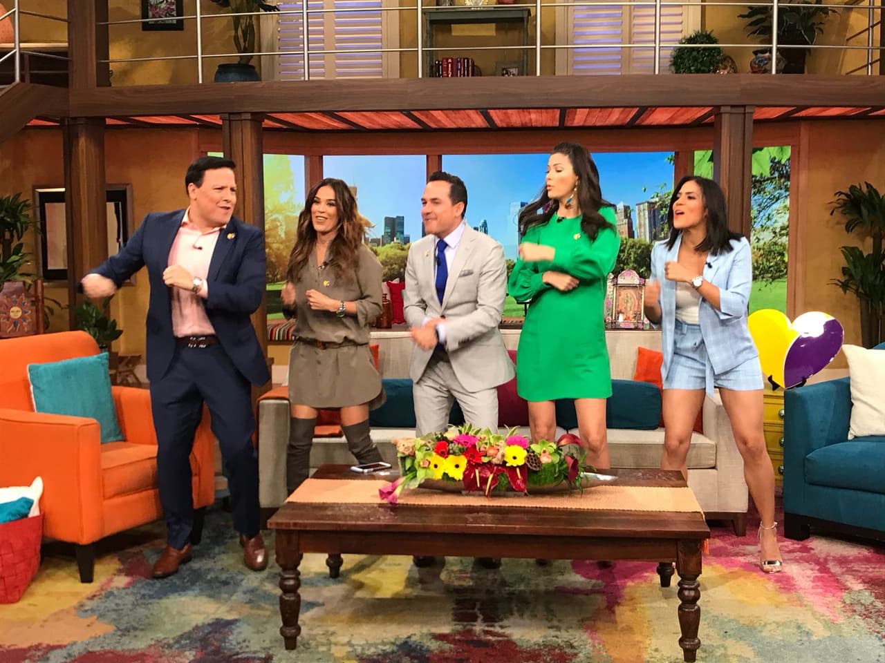 Junto a él, bailamos muchas veces al ritmo del tema del Teletón USA.