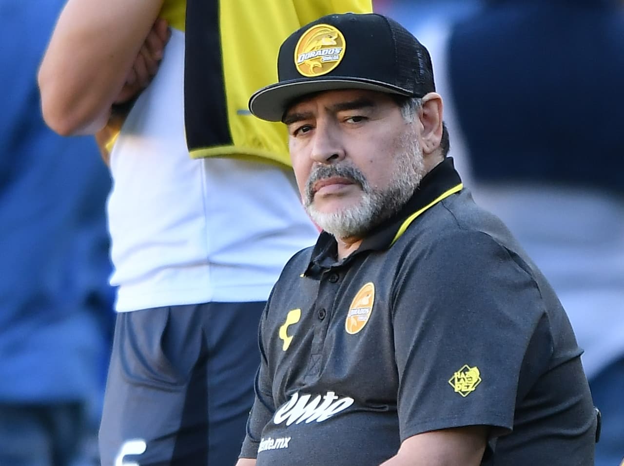 Hospitalizan a Diego Maradona en Buenos Aires por un sangrado estomacal