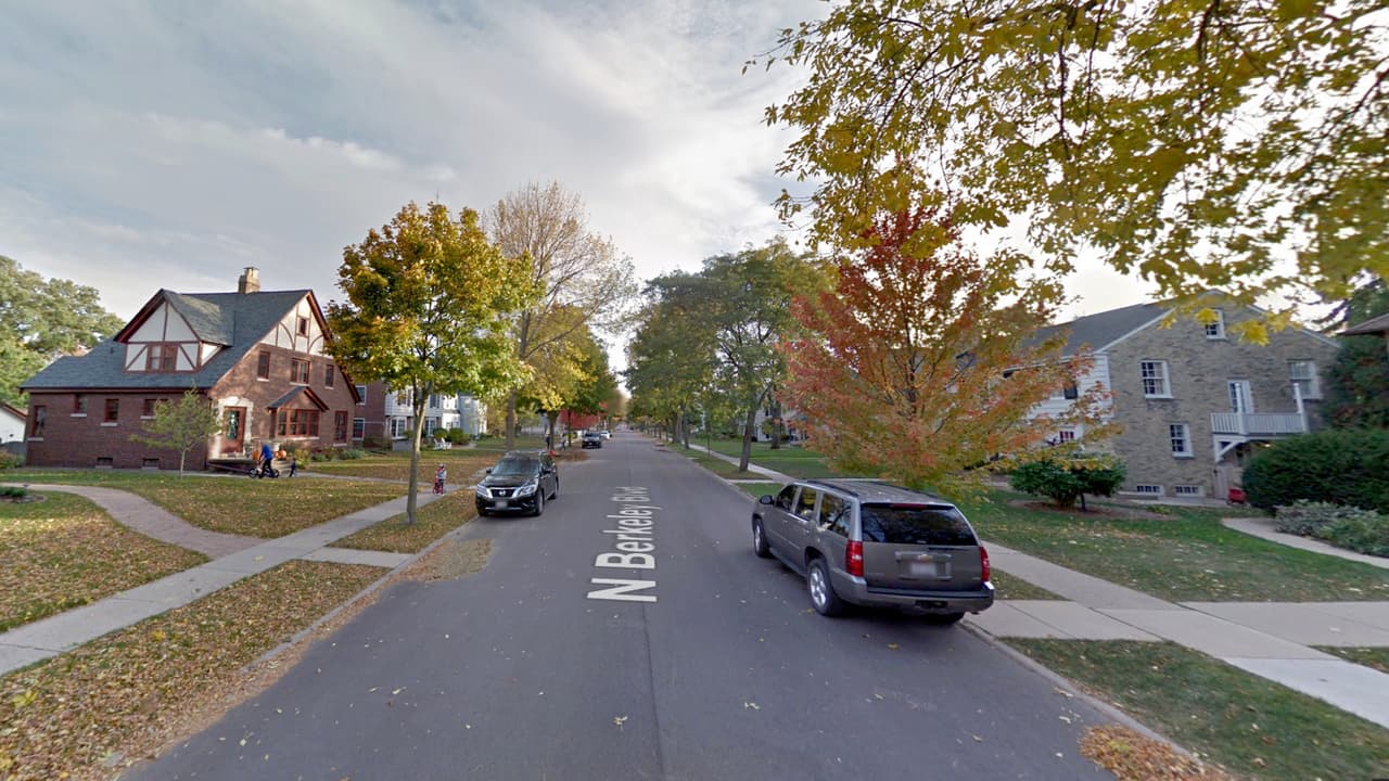 <b>Wisconsin: Whitefish Bay. Población: 14,088. Ingreso promedio de un hogar: $105,156. </b>Este suburbio de Milwaukee a lo largo de la orilla del lago Michigan, se ubica como el mejor lugar para vivir en Wisconsin. La alta calidad de vida en Whitefish Bay se debe, en parte, a un fuerte mercado laboral. La tasa de desempleo promedio del área en los últimos cinco años es de solo 3.2%.