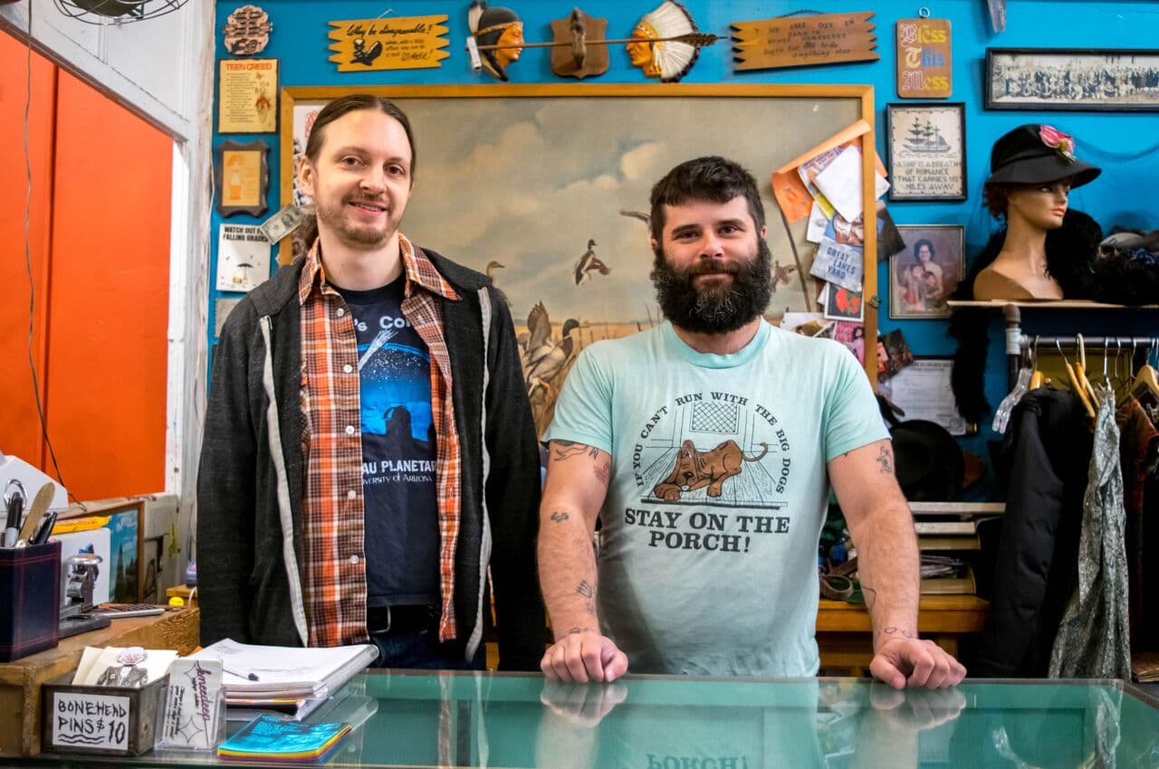 Los dueños, Carlos Lourenço y Trent Marinelli, se dieron cuenta que esta clase de tiendas se encontraban principalmente al norte de Chicago, pero no había nada por el estilo en Pilsen.