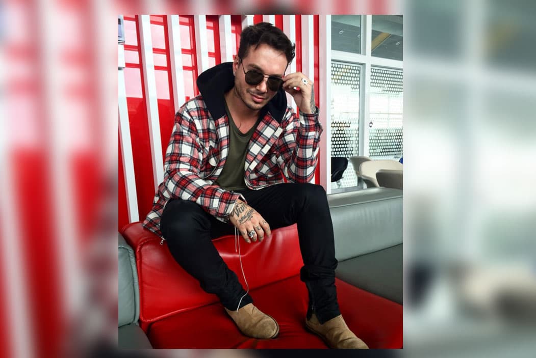 El colombiano cierra el 2015 con un éxito arrollador, parte de este triunfo es gracias a su tema 'Ginza', con el cual se mantiene por 10 semanas en el primer lugar del Hot Latin Songs de Billboard.