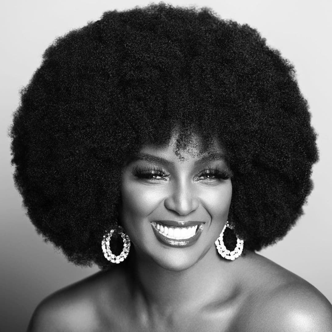 Amara La Negra, quien será 'host' en 'PJ Takeover', la antesala de Premios Juventud, se encuentra en la lista de nominados a 'De Pelos'.
