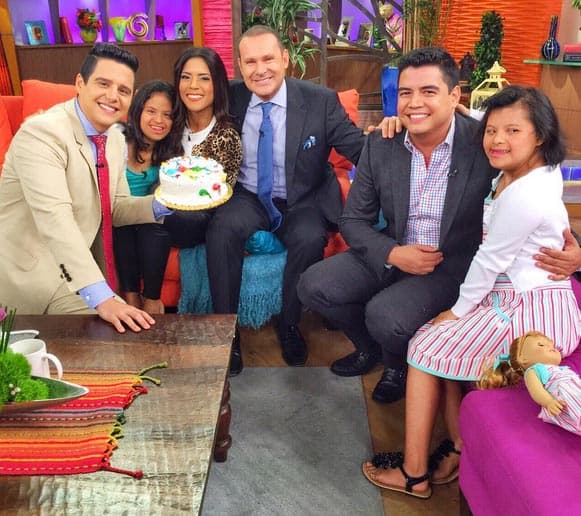 "Las hermanas Rivera llenaron de amor nuestra casa! ¡Ya casi llega el Teletón": Francisca Lachapel. (Sept. 1, 2015)