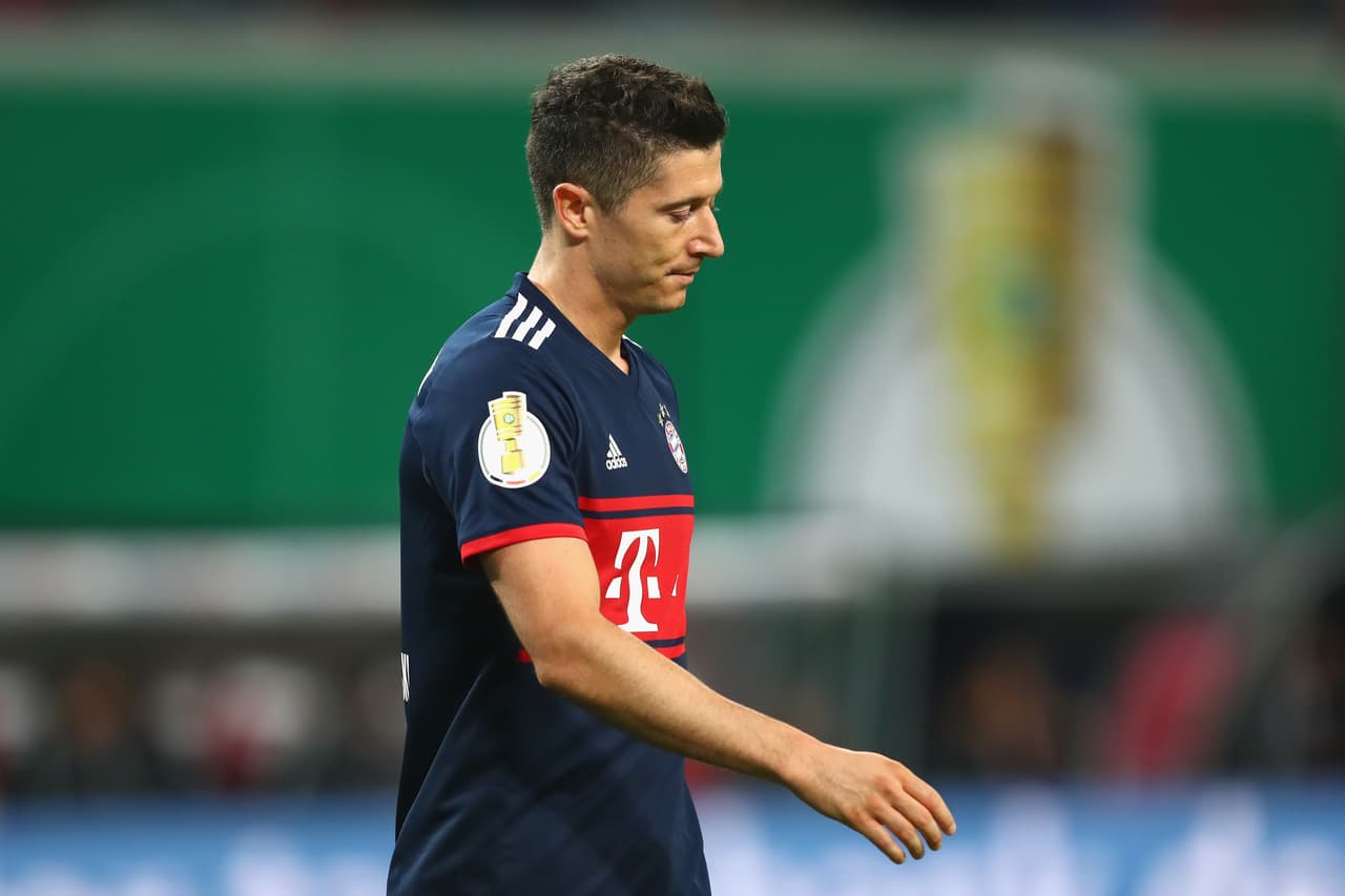 LEIPZIG, GERMANY - OCTOBER 25: Robert Lewandowski of Bayern Muenchen reacts during the DFB Cup round 2 match between RB Leipzig and Bayern Muenchen at Red Bull Arena on October 25, 2017 in Leipzig, Germany. (Photo by Alexander Hassenstein/Bongarts/Getty Images)