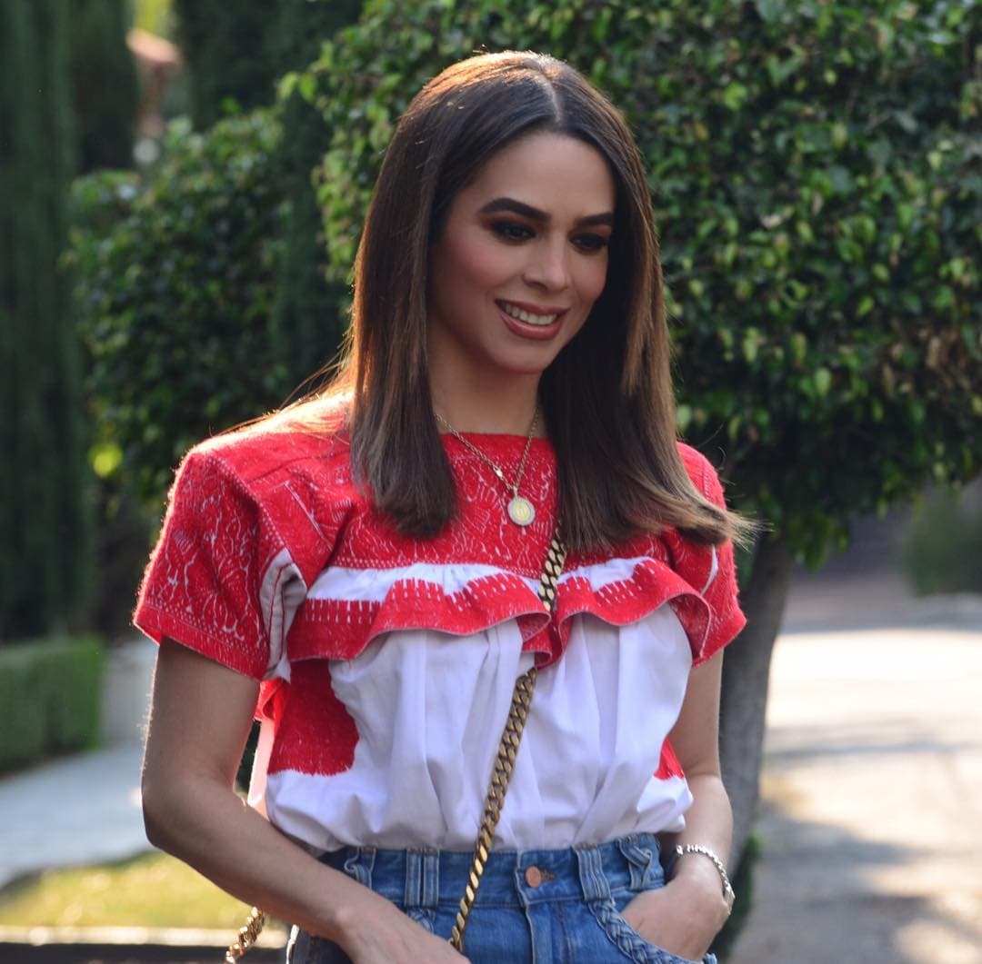 La esposa de Eduardo Capetillo retomará su carrera en la televisión al formar parte de Pequeños Gigantes, donde se desempeñará como juez.