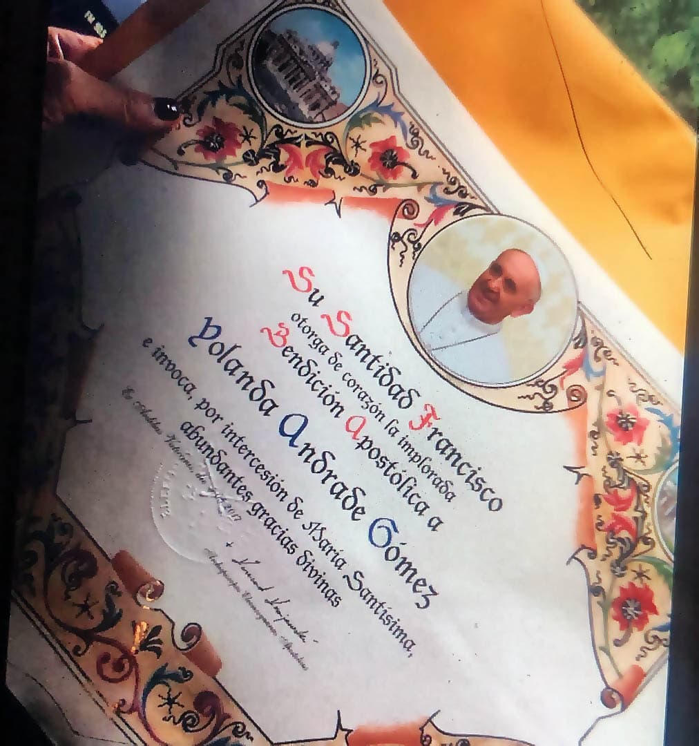 "Les comparto esta bendición
<b>papa Francisco gracias por mi regalo de cumpleaños</b>, 28 diciembre. Te quiero papa Bergoglio. Jorge Bergoglio gracias por tus bendiciones, las reparto y comparto con tu querido México y el mundo", escribió Andrade en su cuenta Instagram.