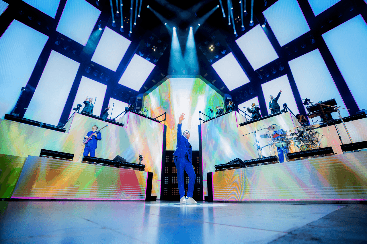 Durante estas noches de música, se destacó la presencia de invitados de alto nivel que se unieron al Grupo 5 en el escenario.