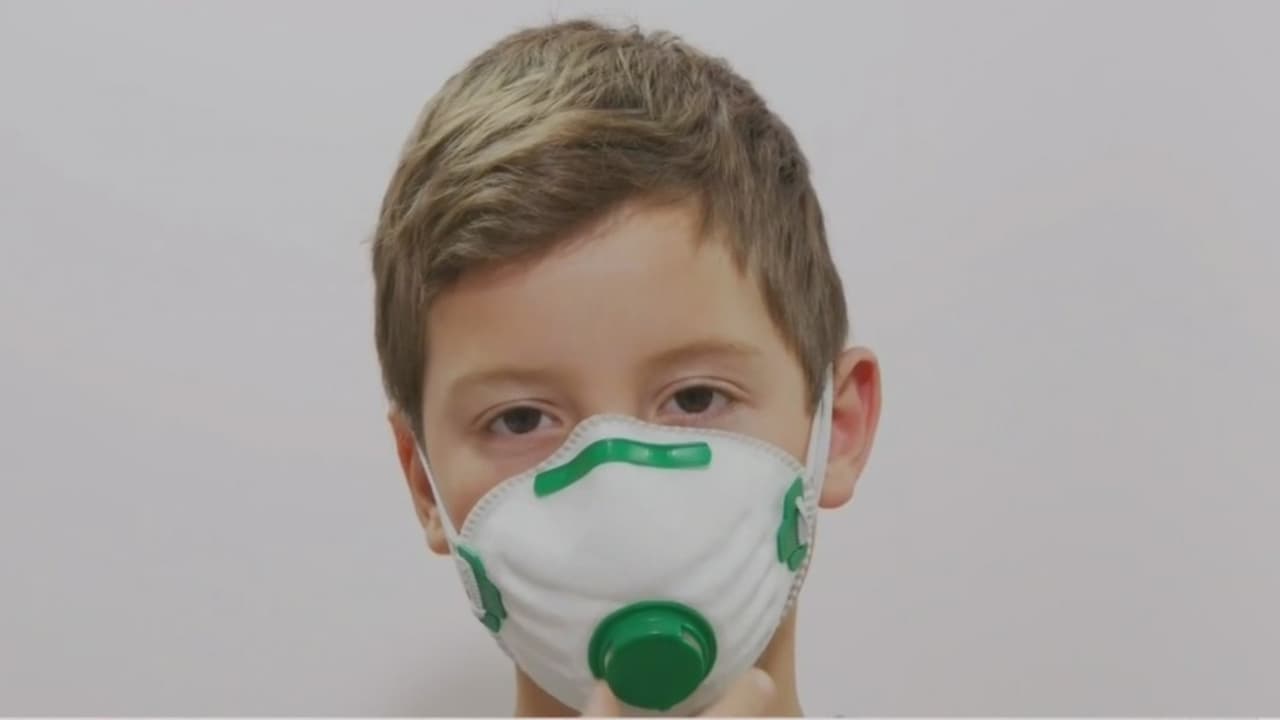 Los CDC advierten que los niños también son vulnerables al coronavirus
