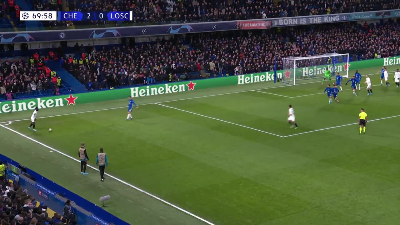 ¡TIRO ATAJADO! disparo por Sven Botman.