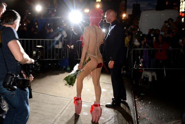 La reina de lo inimaginable llega a Los Ángeles este verano, y aún cuando la boletería está agotada, nos preguntamos si estamos listos para su creatividad sin límites.Te presentamos algunos de los looks más extraños de la creadora del "ARTPOP". ¿Quieres ver más? Las fotos que no te puedes perder aquí