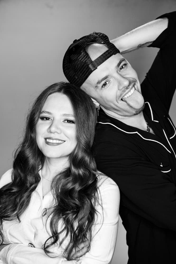 Los interpretes de éxitos como ‘
<i>¡Corre!</i>’ y ‘
<i>Dueles</i>’, también aseguraron que jamás lanzarán una canción sin antes estar totalmente convencidos que “puede erizar la piel cada vez que se escuche”, añadió 
<b>Joy</b>.